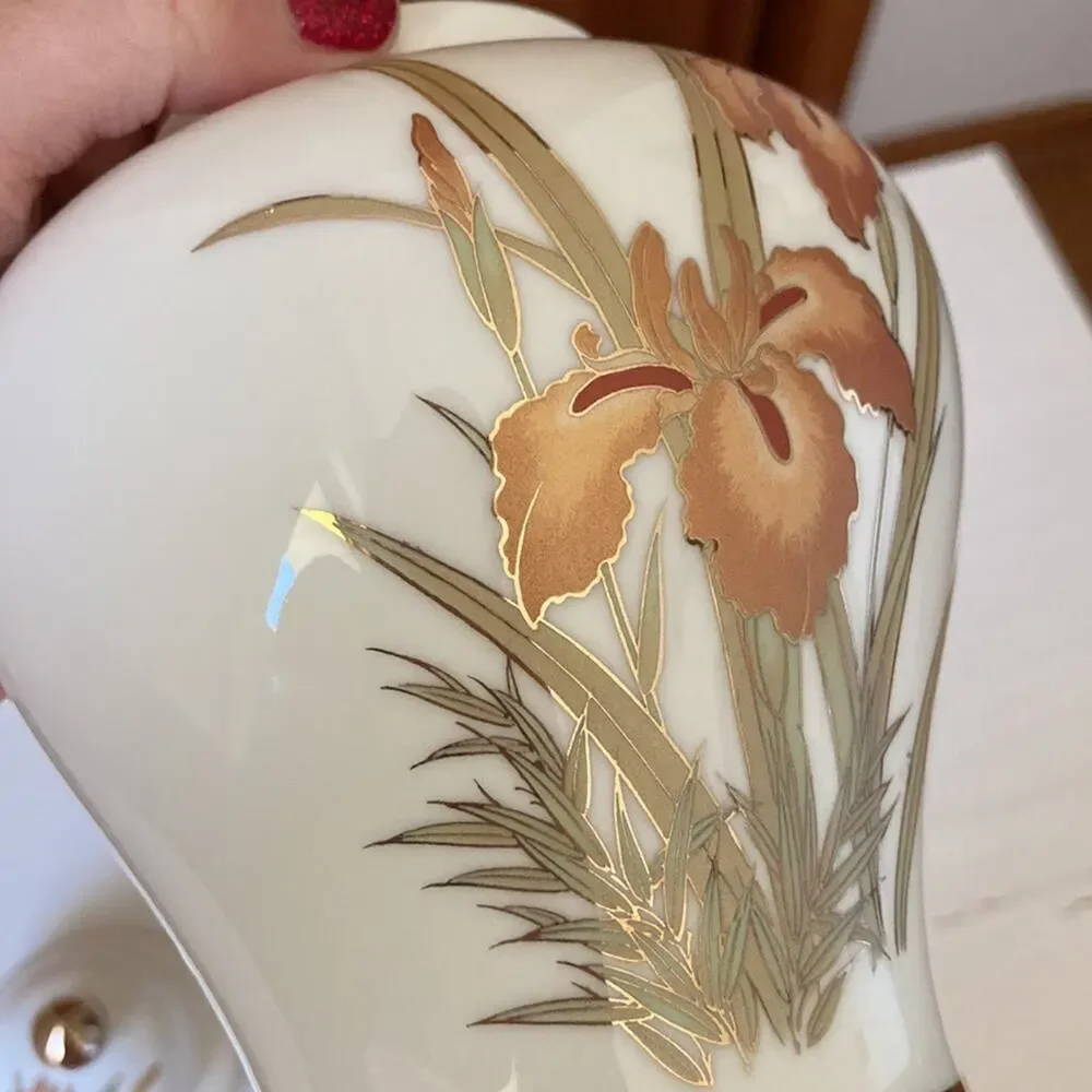 Vintage Handpainted Porcelain Ginger Jar Made in Japan